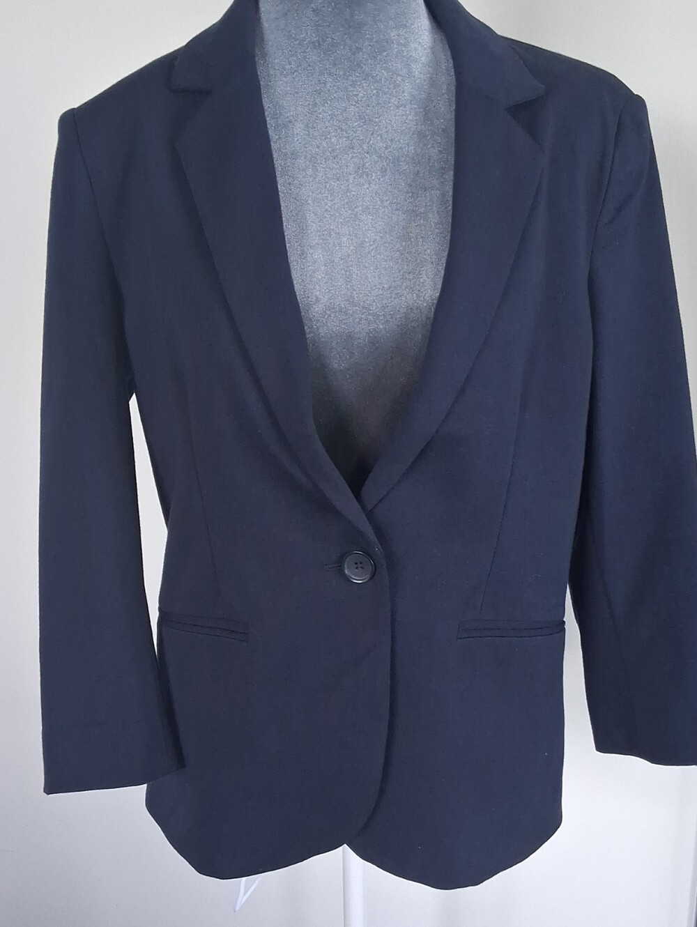 Nicole Miller Navy Single-Button Tailored Blazer With Fold Up Cuff